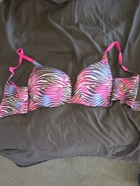 Victoria's Secret Zebra-Print T-Shirt Bra in Hot Pink and Blue
